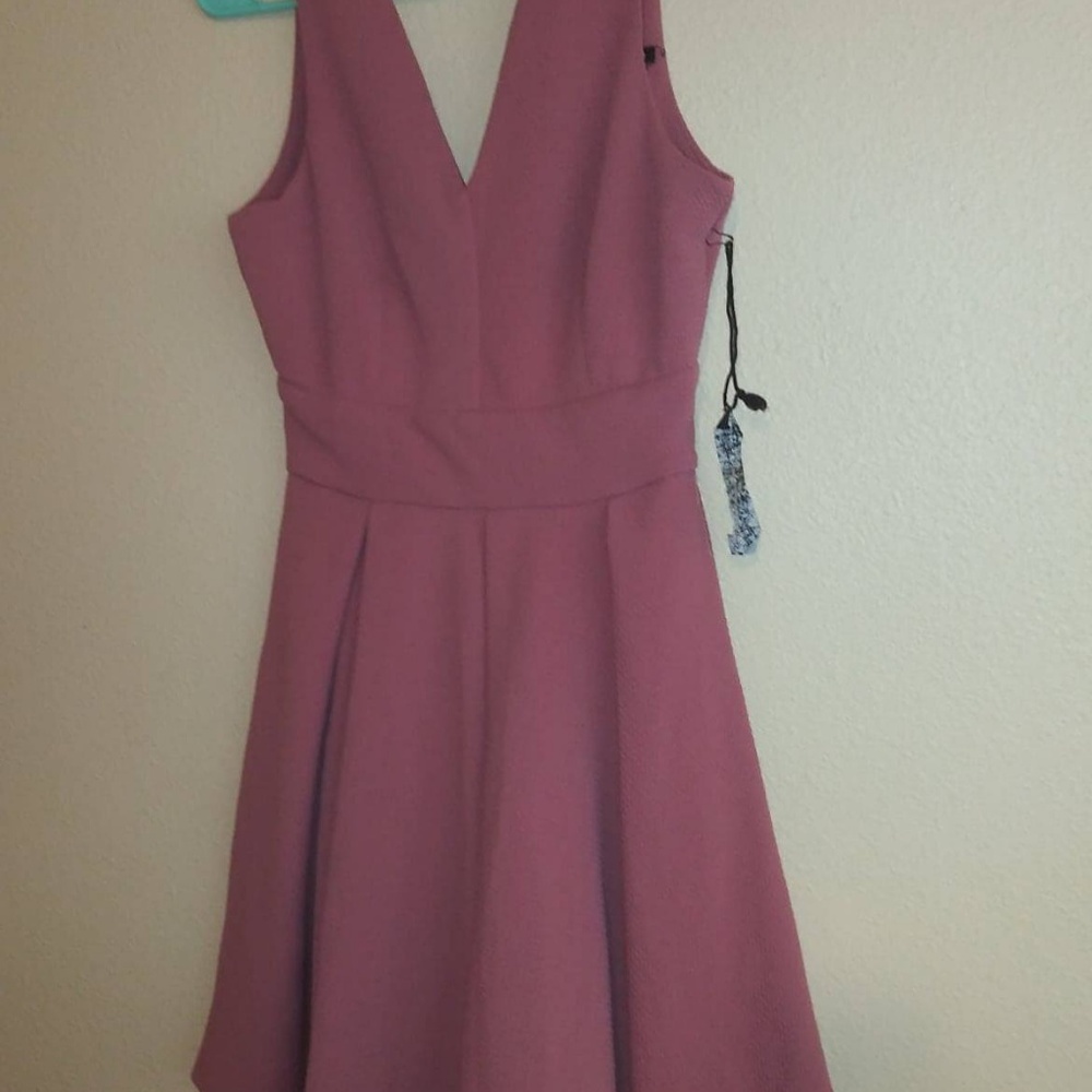 Dress - Picture 2 of 4